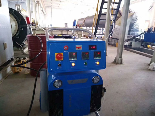 廣東聚脲噴涂機(jī) 除鹽水箱聚脲防腐 Q5200型 18KW 保溫管延長至120米(圖2) JNJX-Q5200廣東型聚脲噴涂機(jī)防腐噴涂施工