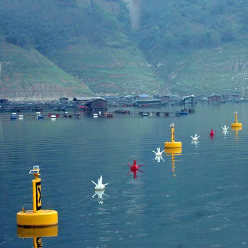 航道浮標(biāo)防腐用聚脲噴涂機(jī)效果怎么樣(圖1) 航道浮標(biāo)防腐用聚脲噴涂機(jī)效果