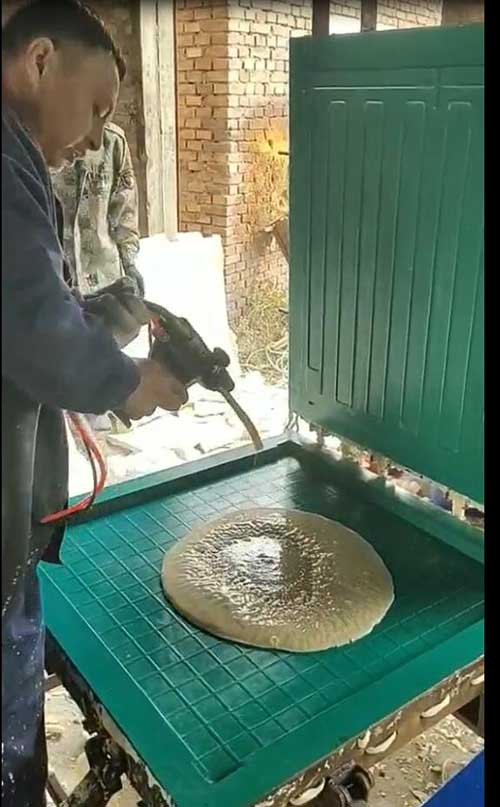 養(yǎng)殖場(chǎng)仔豬電熱板 聚氨酯材料發(fā)泡機(jī)(圖2) 養(yǎng)殖場(chǎng)仔豬電熱板 聚氨酯材料發(fā)泡機(jī)案例