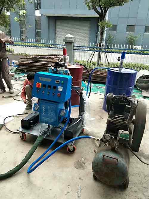 雙組份聚氨酯材料無(wú)縫對(duì)接噴涂機(jī)(圖1) Q2600雙組份聚氨酯材料無(wú)縫對(duì)接噴涂機(jī)