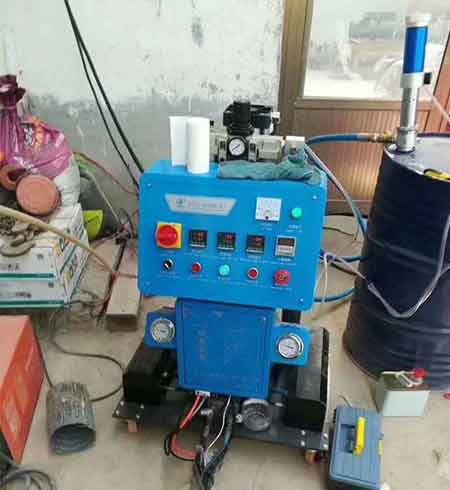 Q2600D冷藏車(chē)廂板廂體填充聚氨酯噴涂機(jī)