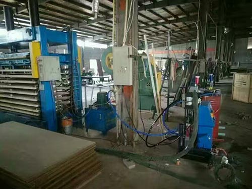 門板填充發(fā)泡模具澆注聚氨酯 發(fā)泡機器(圖1) 門板填充發(fā)泡模具澆注聚氨酯 Q2600發(fā)泡機器