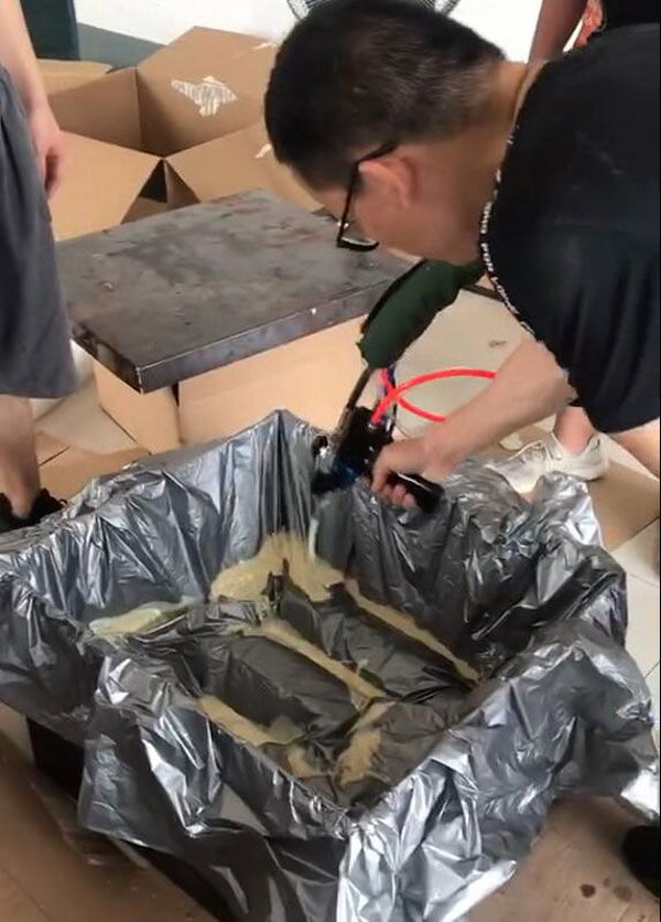 產(chǎn)品包裝填充發(fā)泡膠 聚氨酯澆注機(jī)(圖3) 產(chǎn)品包裝填充發(fā)泡膠