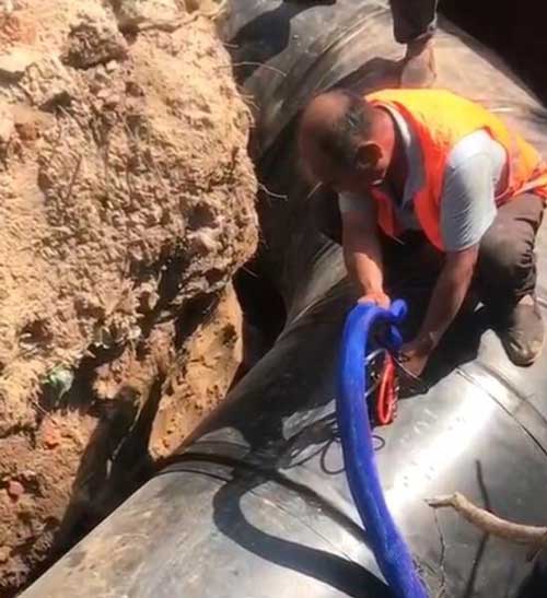 直埋型聚氨酯保溫管現(xiàn)場補(bǔ)口(圖2) 直埋型聚氨酯保溫管現(xiàn)場補(bǔ)口案例