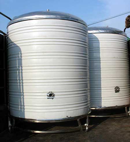 保溫水箱保溫層使用的什么設(shè)備(圖2) 保溫水箱保溫層噴涂